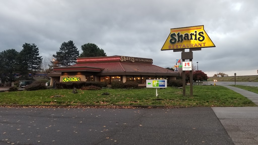 Sharis Cafe and Pies | 557 NW Phoenix Dr, Troutdale, OR 97060, USA | Phone: (503) 667-9462