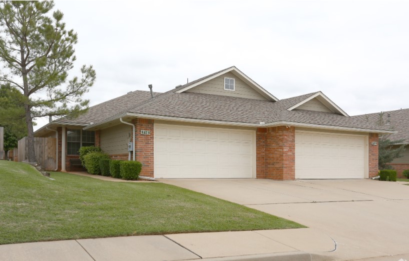 Mill Valley Duplexes | 2121 Bodega Dr, Edmond, OK 73003, USA | Phone: (405) 844-5121