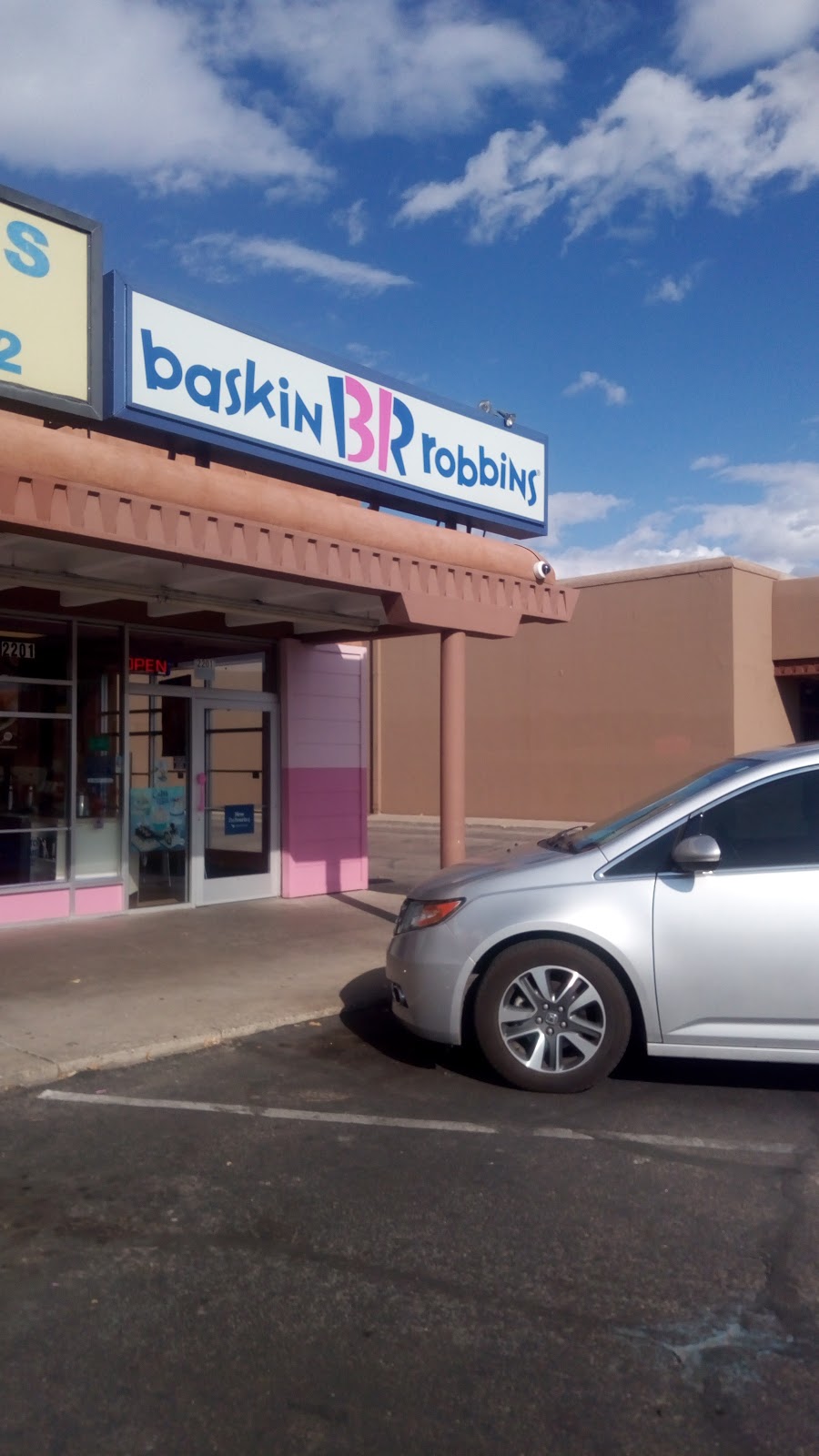 Baskin-Robbins | 2201 Central Ave NW, Albuquerque, NM 87104, USA | Phone: (505) 843-6390
