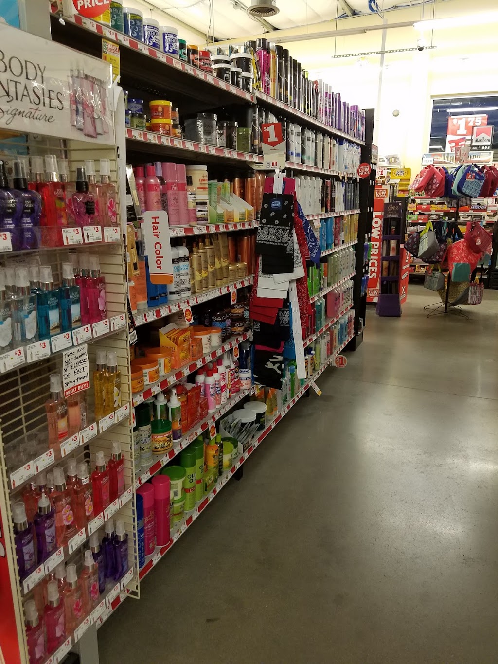 Family Dollar | 31410 W 8 Mile Rd, Farmington Hills, MI 48336, USA | Phone: (248) 699-1447