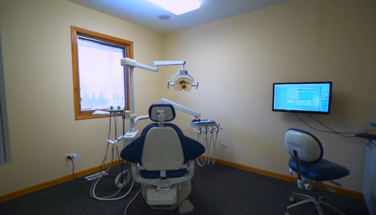 Community Dental Center - Mundelein | 840 S Lake St, Mundelein, IL 60060, USA | Phone: (847) 949-9400