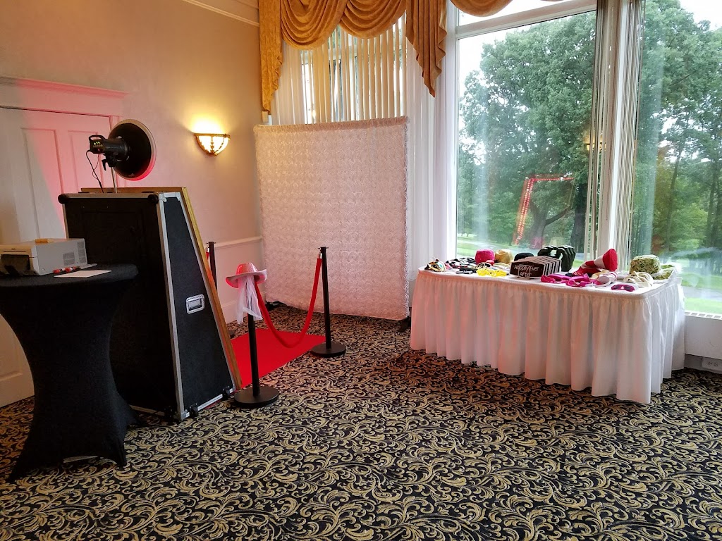 Silly Snaps Photo Booth | 1882 US-9, Stuyvesant, NY 12173 | Phone: (518) 653-5795