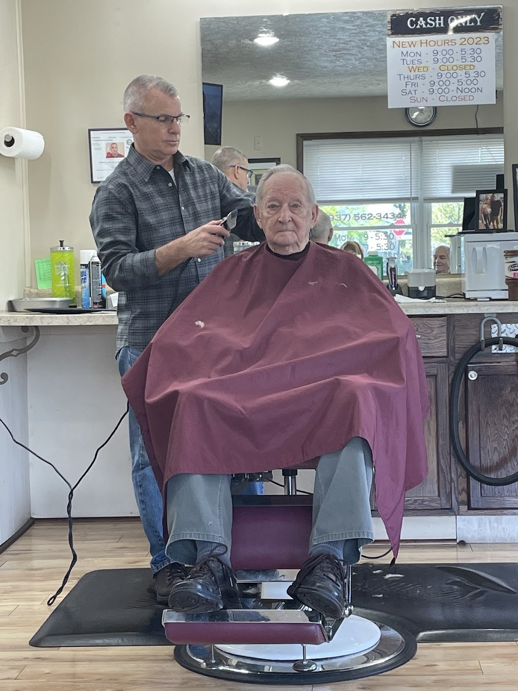 City Barber Shop and Shave Parlor. | 299 W 2nd St A, Xenia, OH 45385, USA | Phone: (937) 562-3434