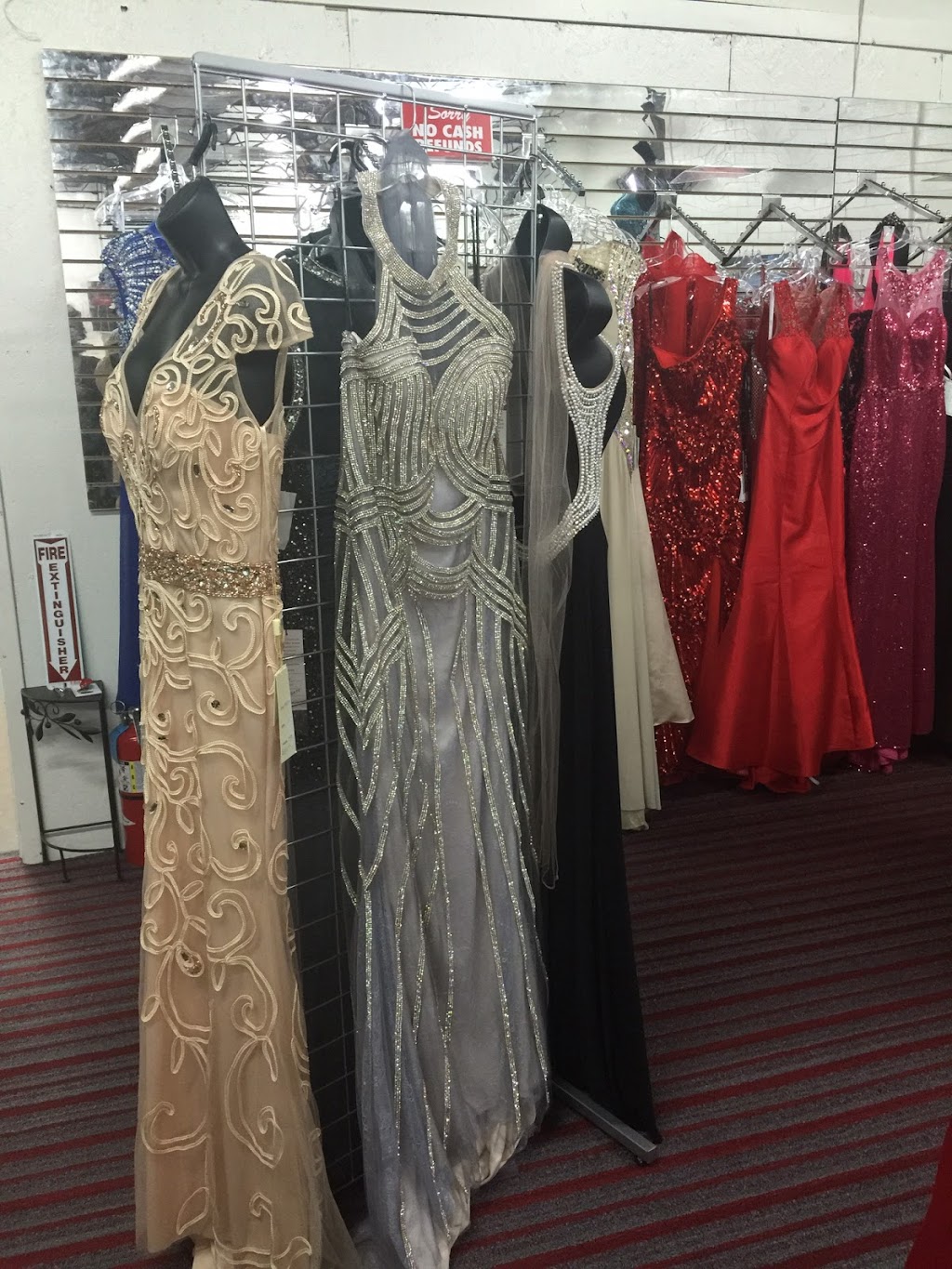 Queens Bridal & Things | 906 W Mercury Blvd, Hampton, VA 23666, USA | Phone: (757) 713-0752