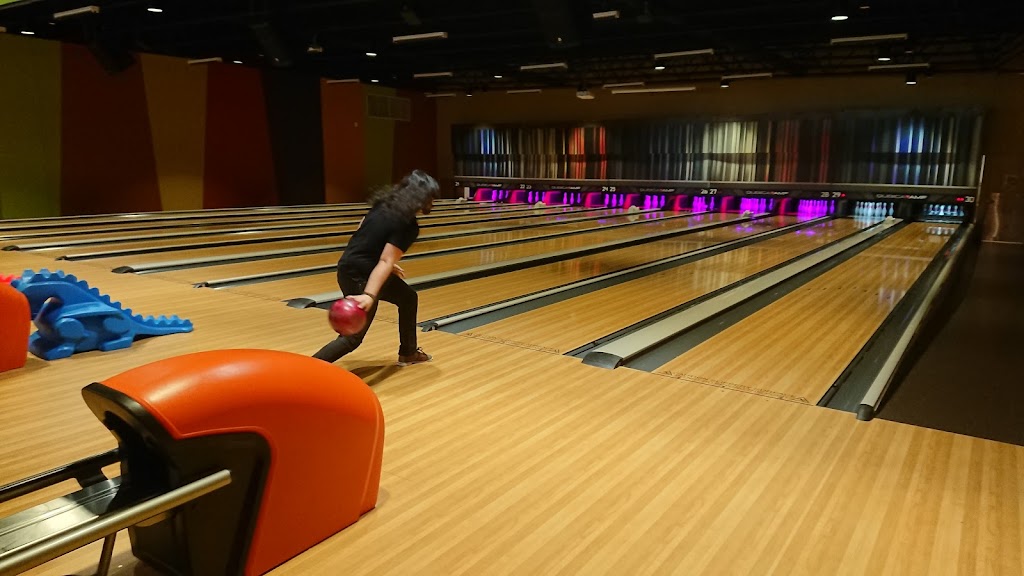 Tenstrike Bowling Center | 2403 Carver Ave building 8016, Fort Lee, VA 23801, USA | Phone: (804) 734-6860