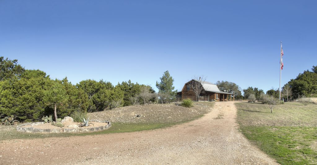 Cabin on White Wings | 400 White Wings Rd, Wimberley, TX 78676, USA | Phone: (512) 722-3580