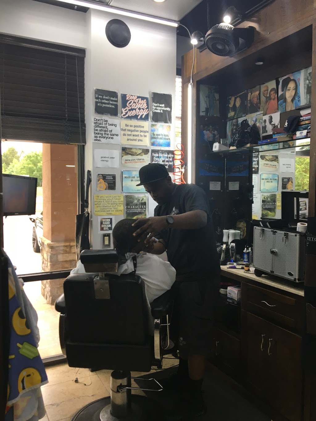 Unique Cuts Barbershop | 2720 Mall of Georgia Blvd, Buford, GA 30519, USA | Phone: (678) 541-4852