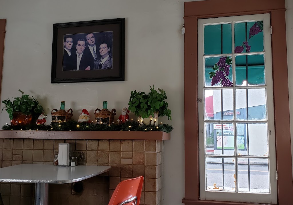 Antones Italian Food | 4125 Sunnyside Dr, Riverside, CA 92506, USA | Phone: (951) 682-5900