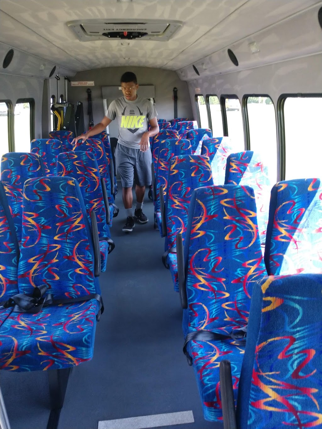 First Class Bus Tours | 4110 N Patterson Ave, Winston-Salem, NC 27105, USA | Phone: (336) 682-6551