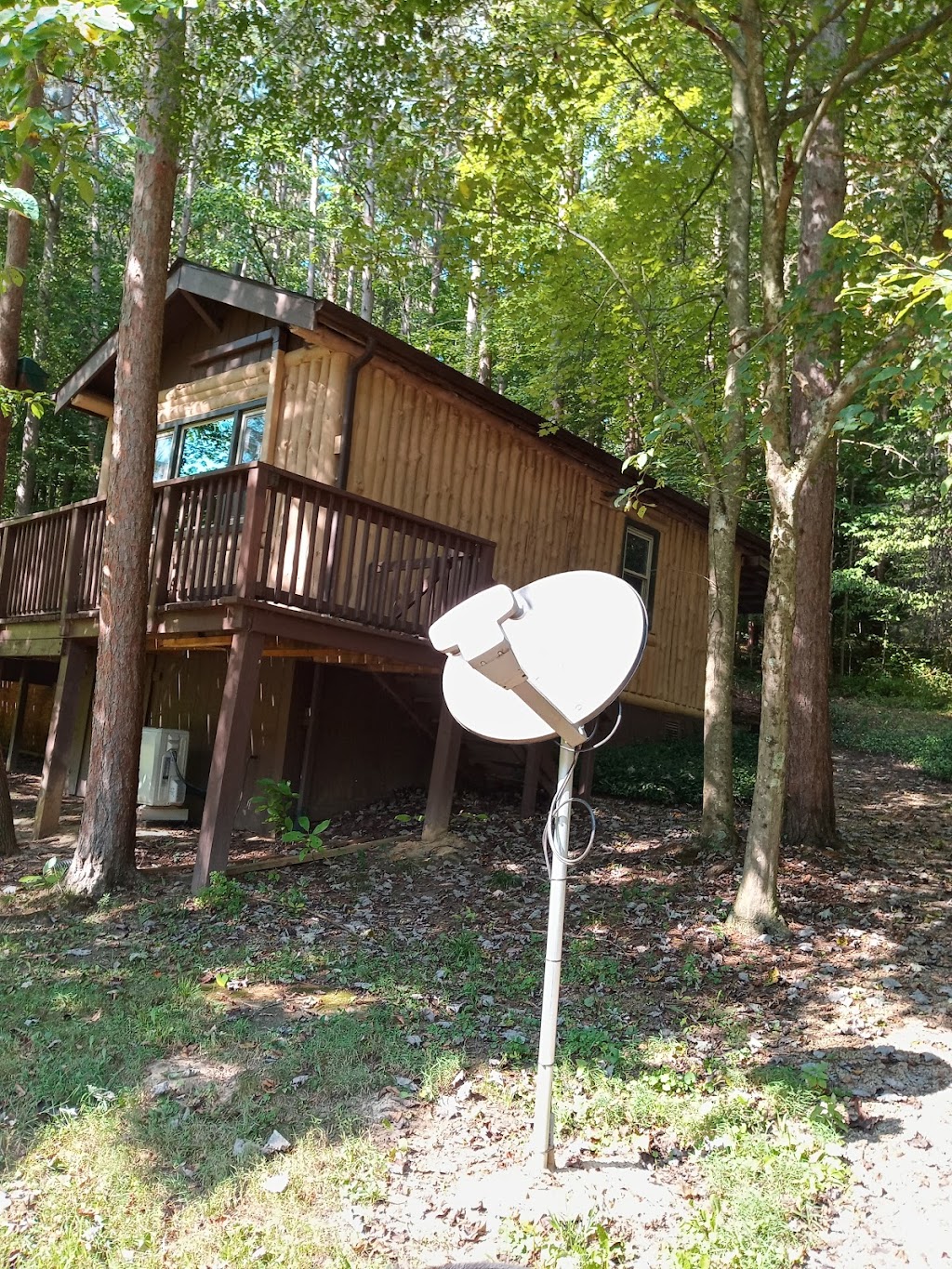 Marsh Hollow : Your Hocking Hills Log Cabin | 19369 Wagner Rd, Laurelville, OH 43135, USA | Phone: (614) 499-8205