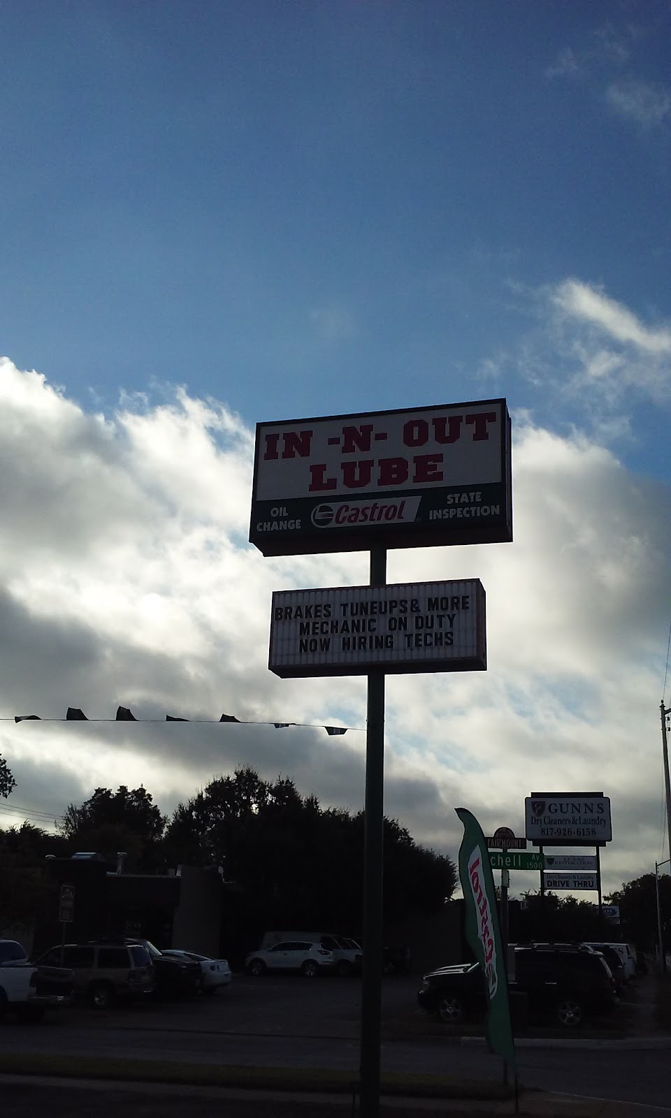 In-N-Out Lube | 2125 8th Ave, Fort Worth, TX 76110, USA | Phone: (817) 927-0436