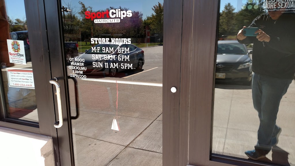 Sport Clips Haircuts of Lincoln - Pine Lake Rd. | 1631 Pine Lake Rd Suite 5, Lincoln, NE 68512, USA | Phone: (402) 421-7007