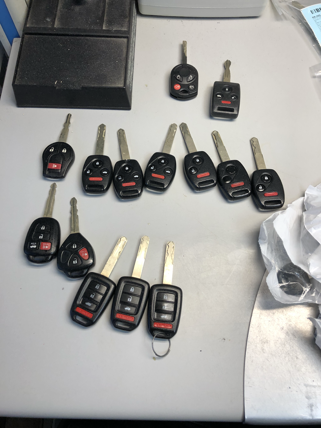 Top Tech Locksmith (AUTOMOTIVE SPECIALIST) | 20199 Valley Blvd ste h, Walnut, CA 91789, USA | Phone: (909) 630-9645