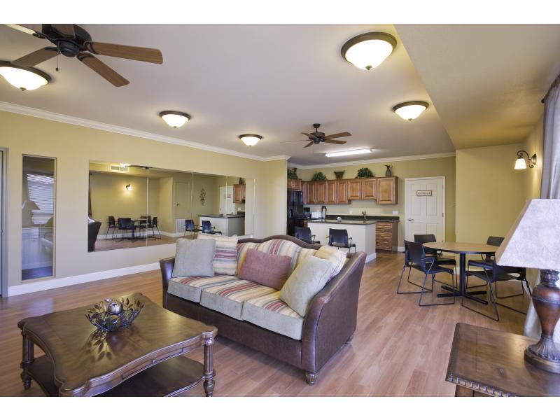 Amber Pointe Apartments | 4625 S 7th Ave, Phoenix, AZ 85041, USA | Phone: (602) 296-5006