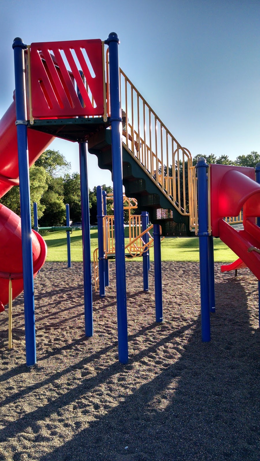 Kylawn Park | 6015 Kyle Ave N, Brooklyn Center, MN 55429, USA | Phone: (763) 569-3400