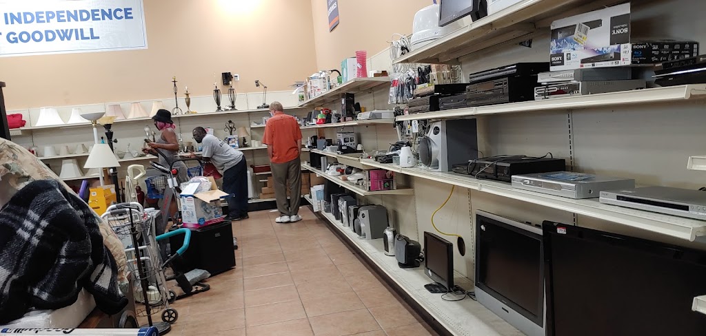 Goodwill Retail Store and Donation Center | 330 E Silverado Ranch Blvd, Las Vegas, NV 89183, USA | Phone: (702) 214-2055
