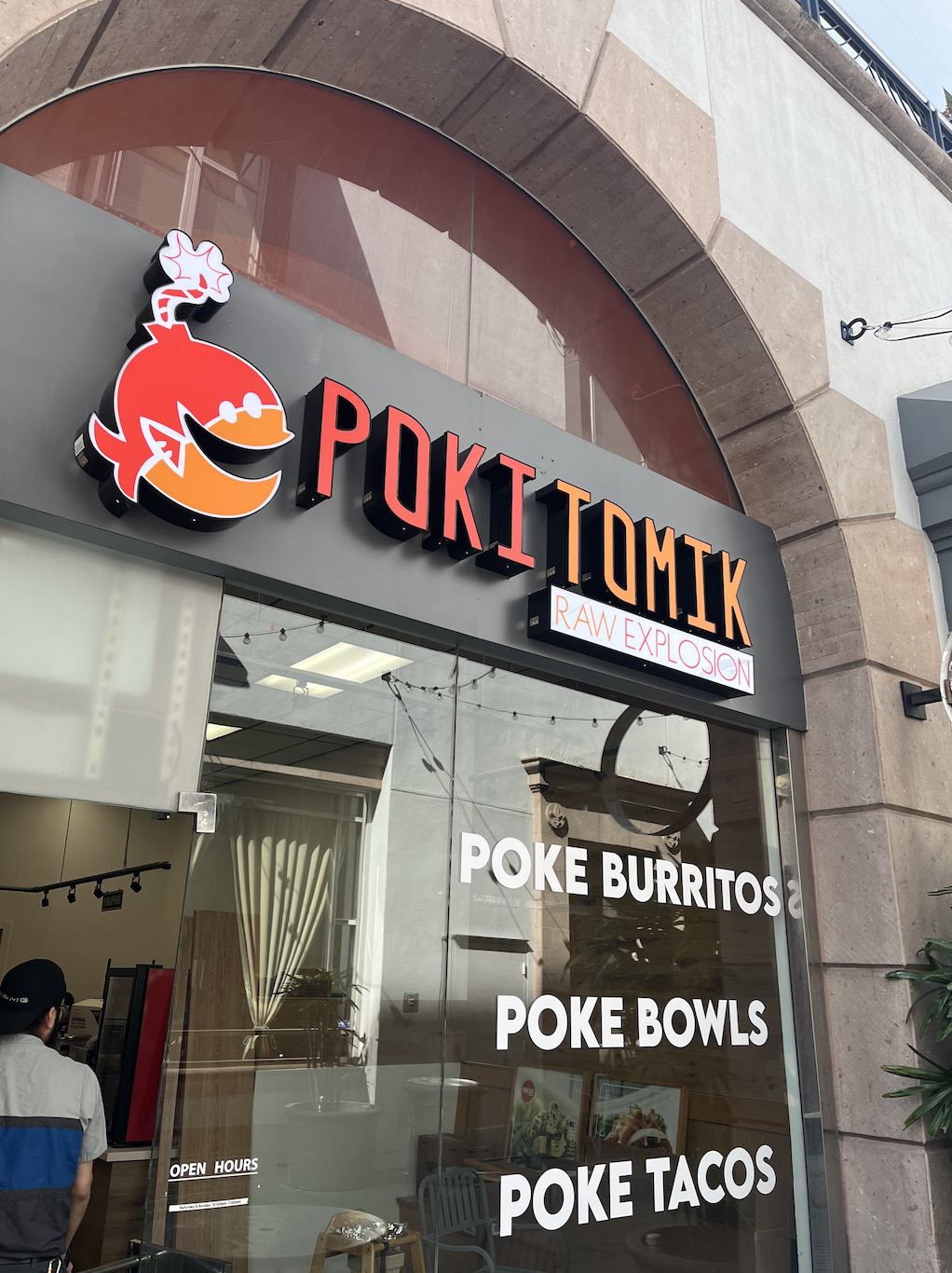 PokiTomik | 132 S Brand Blvd, Glendale, CA 91204, USA | Phone: (818) 396-5006