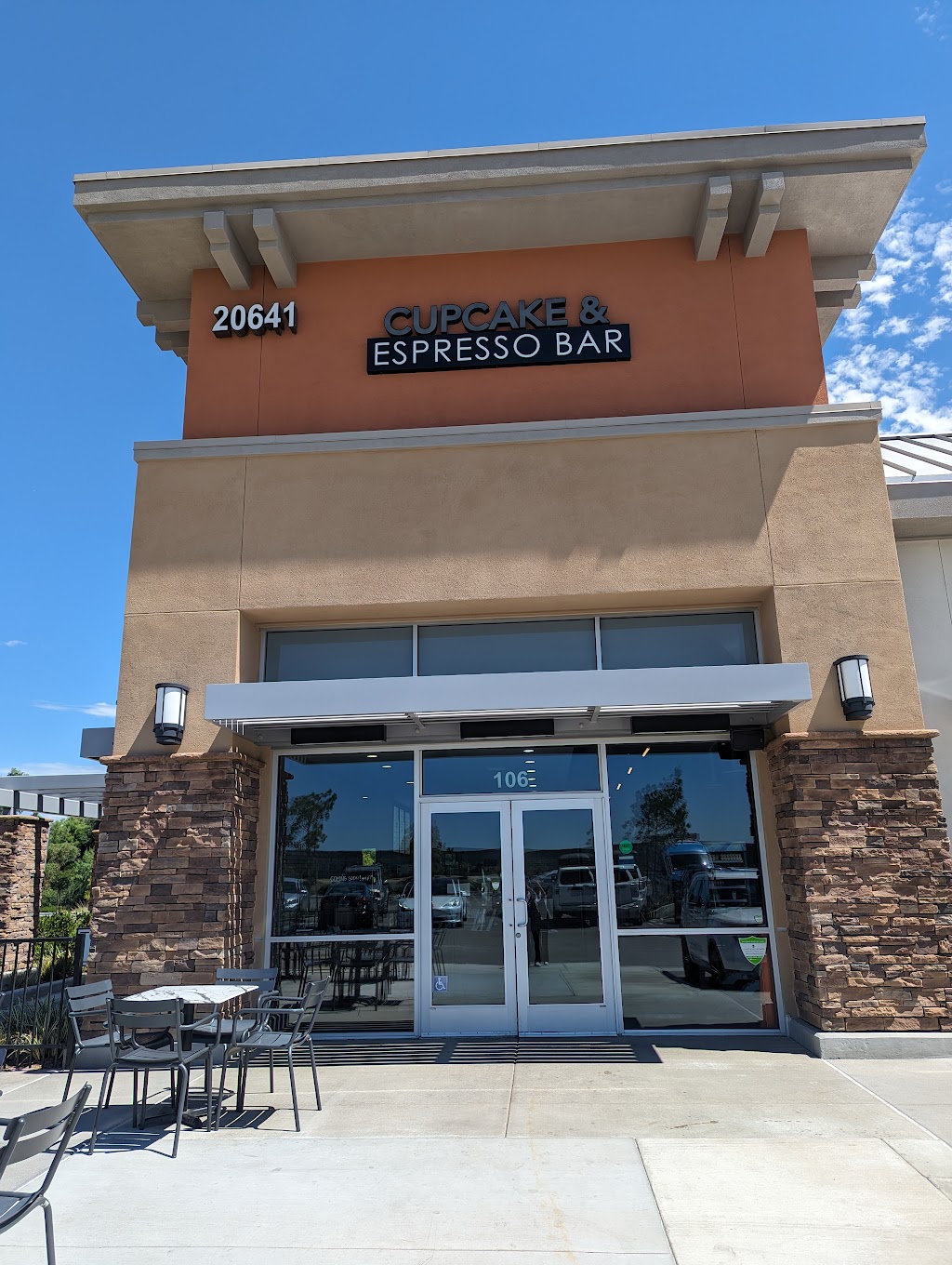 The Cupcake & Espresso Bar | 20641 Van Buren Boulevard #106, Riverside, CA 92508, USA | Phone: (951) 656-1700