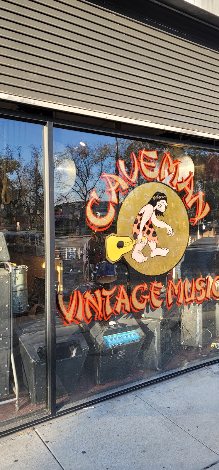 Caveman Vintage Music | 3231 N Main St, Los Angeles, CA 90031, USA | Phone: (323) 505-7777