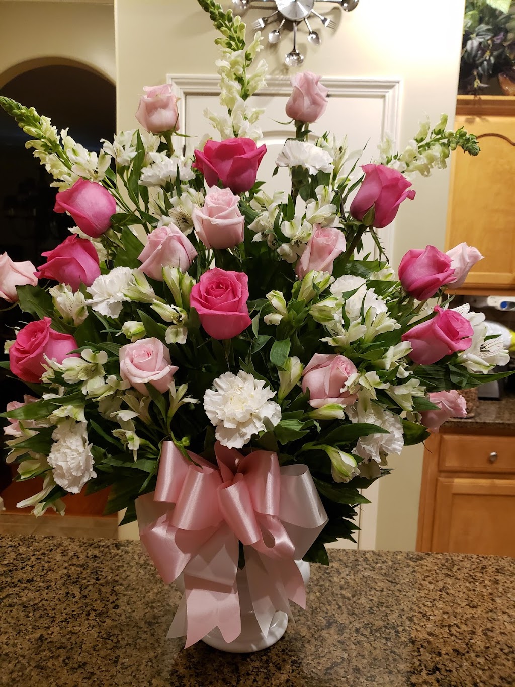 Creative Hands Florist | 4764 Dylan Valley Dr, Memphis, TN 38135, USA | Phone: (901) 372-2590