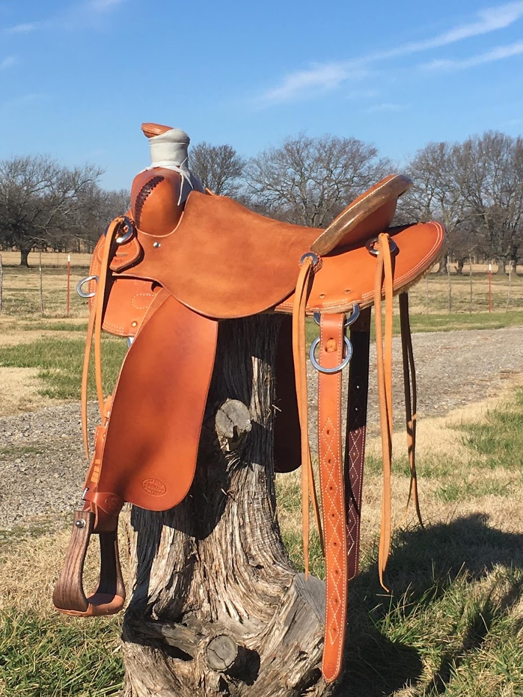 DW Dixon Saddles | 430900 E 200 Rd, Vinita, OK 74301, USA | Phone: (918) 323-4400