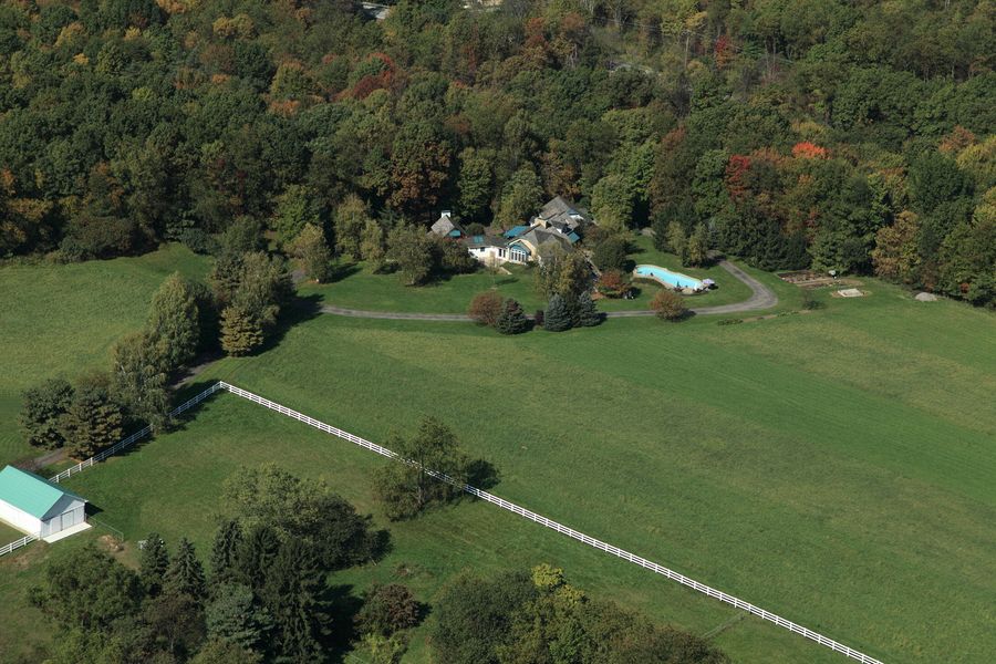 Sun and Cricket Bed and Breakfast | 1 Tara Ln, Gibsonia, PA 15044, USA | Phone: (724) 444-6300