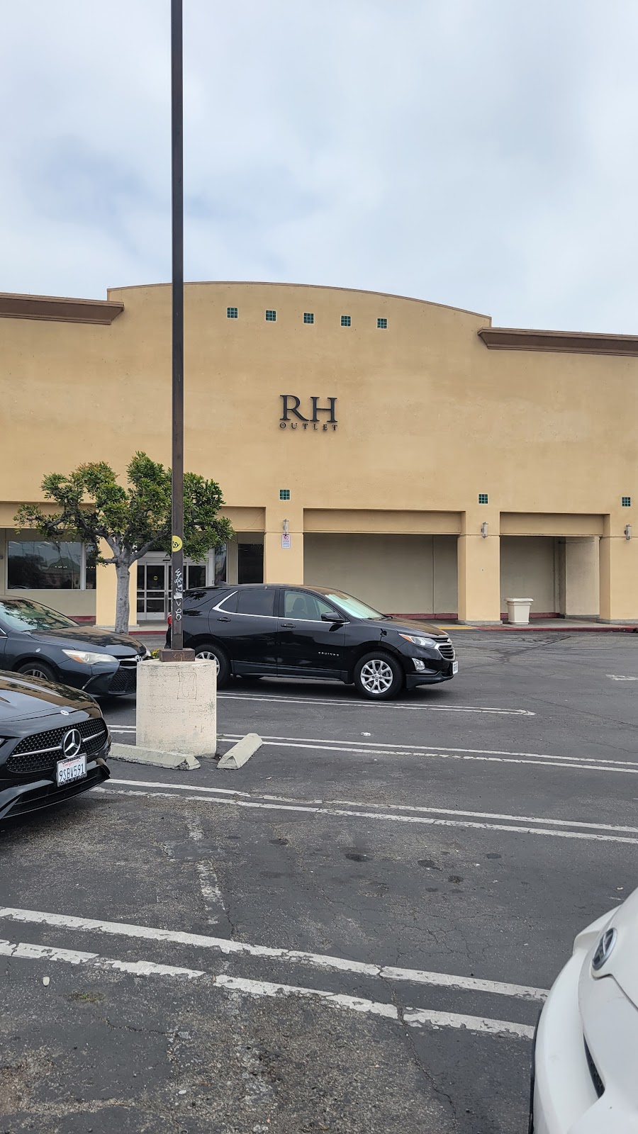 RH Outlet Culver City | 11136 Jefferson Blvd, Culver City, CA 90230, USA | Phone: (310) 730-7374
