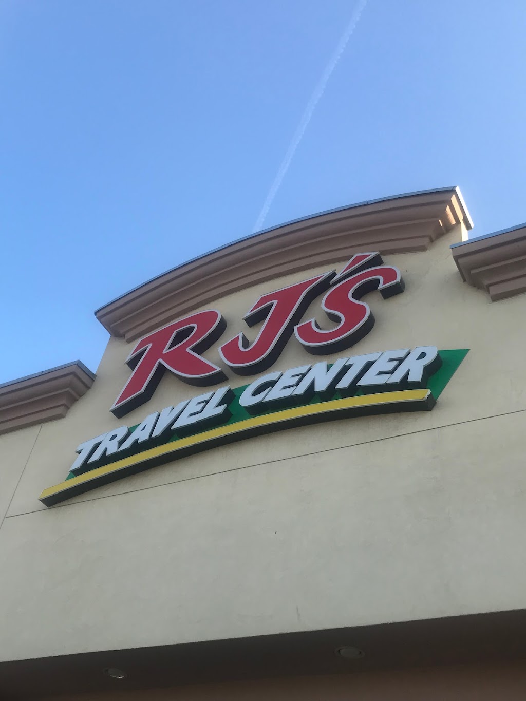 RJs Travel Center | 36218 CA-99, Traver, CA 93673, USA | Phone: (559) 238-3801