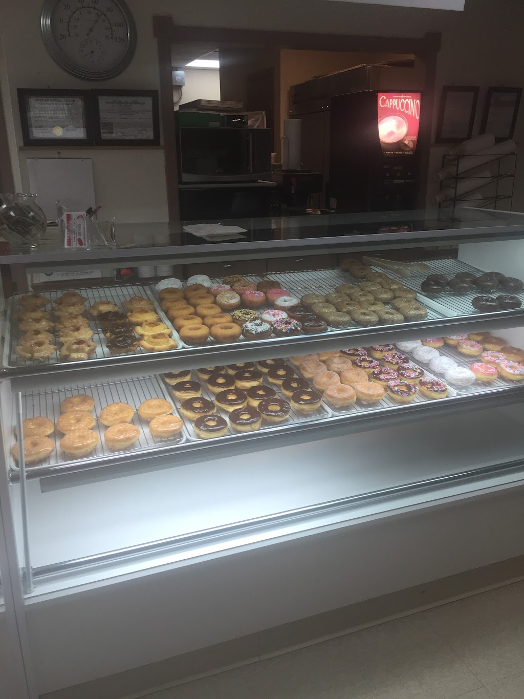 Lytle Donuts | 15320 Main St, Lytle, TX 78052 | Phone: (830) 772-6039