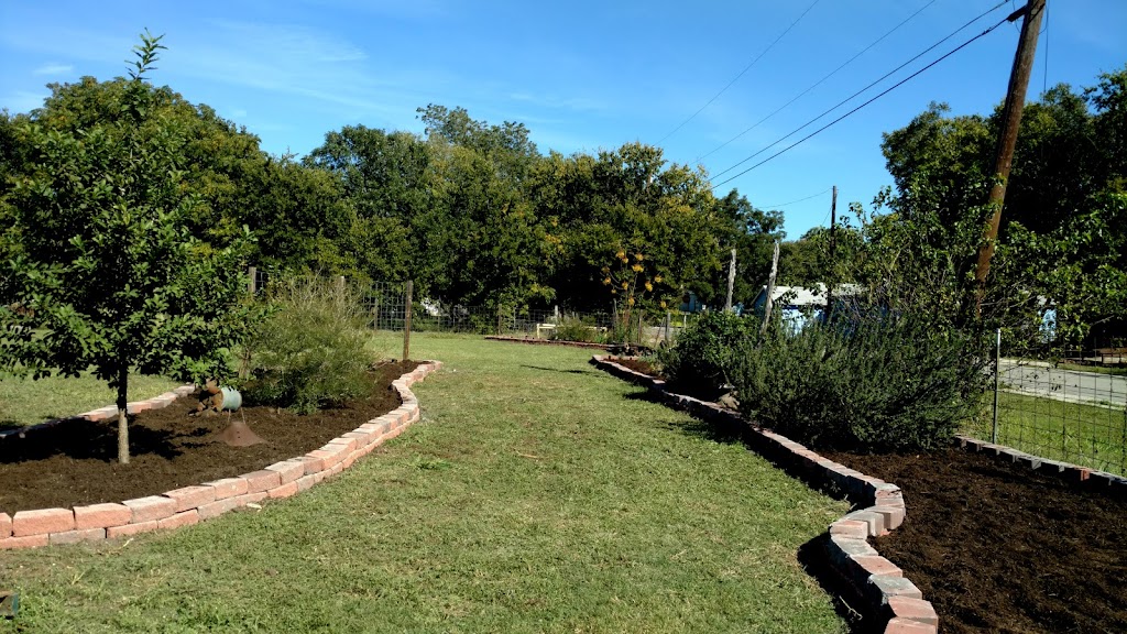 Peterson Community Garden | 205 Hutto St, Hutto, TX 78634, USA | Phone: (512) 524-6774