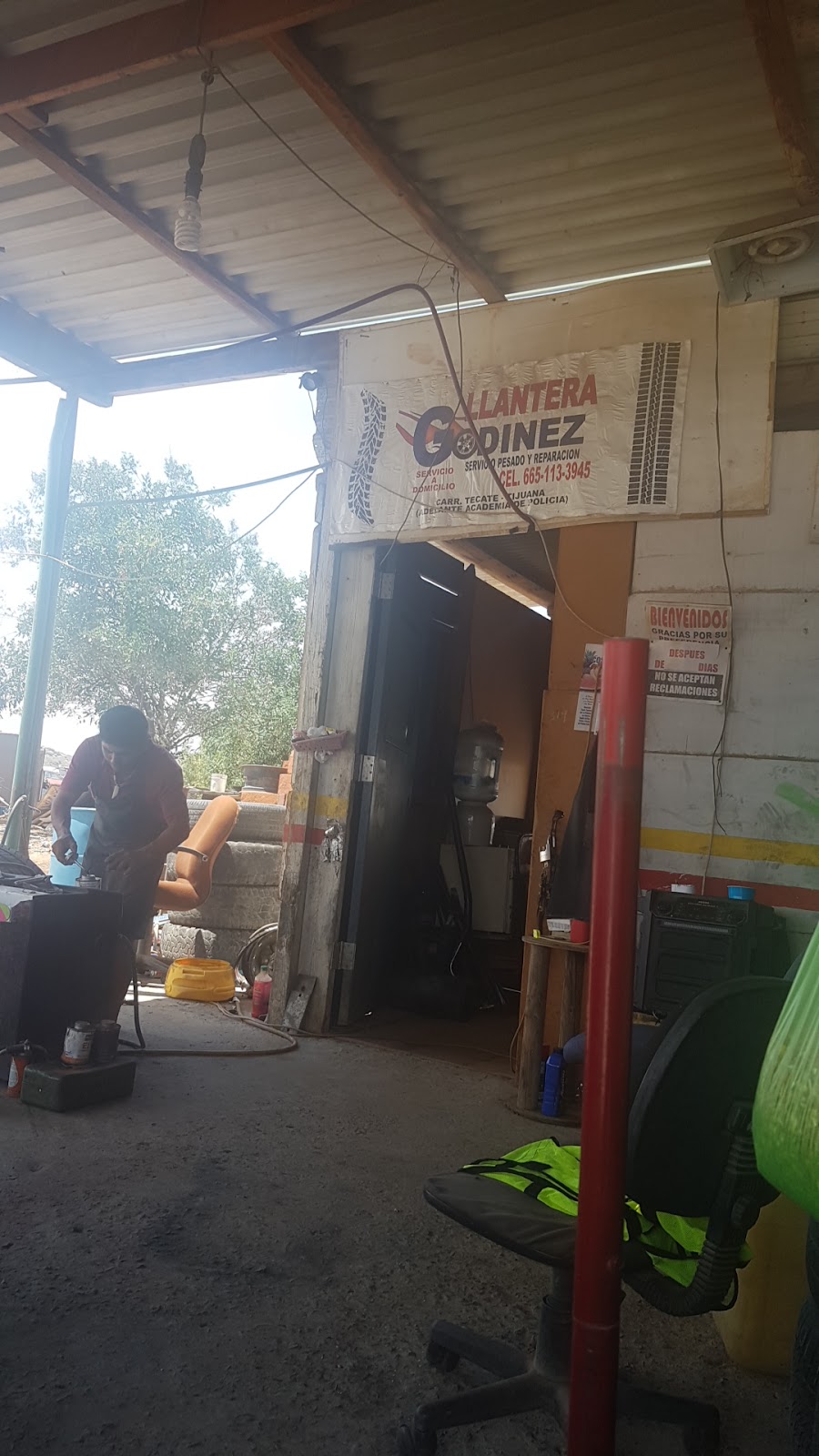 Llantera GODINEZ | 21440, El capiri, 21440 Tecate, B.C., Mexico | Phone: 665 113 3945