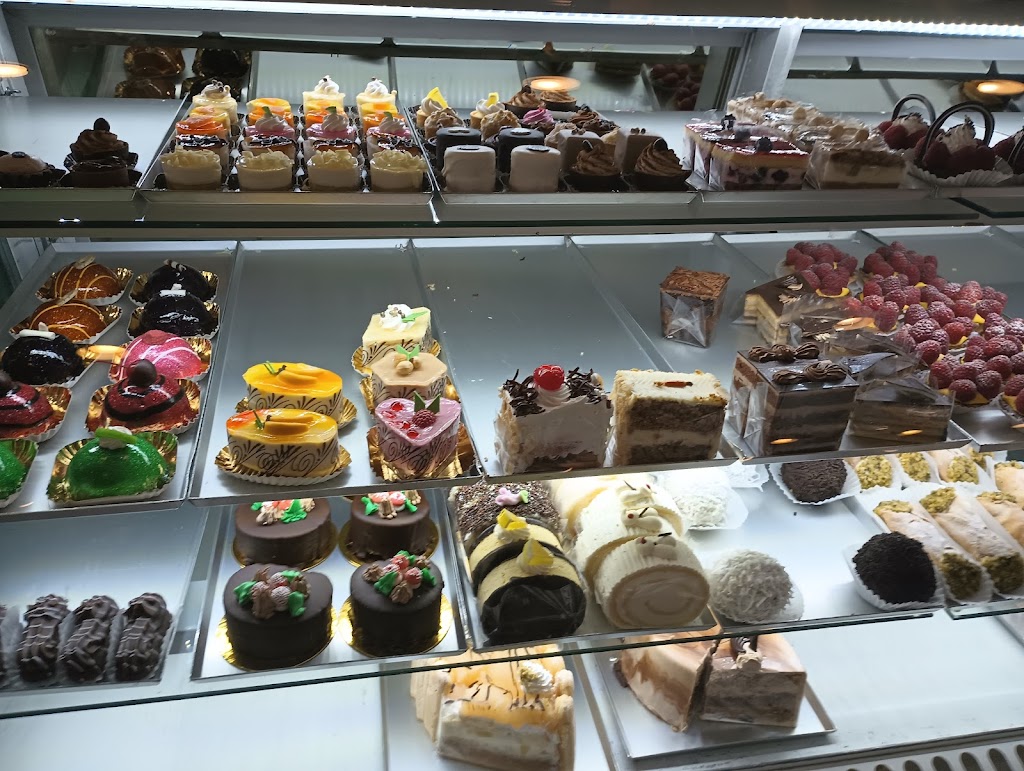 Oak Mill Bakery | 2314 E Rand Rd, Arlington Heights, IL 60004 | Phone: (847) 454-0139