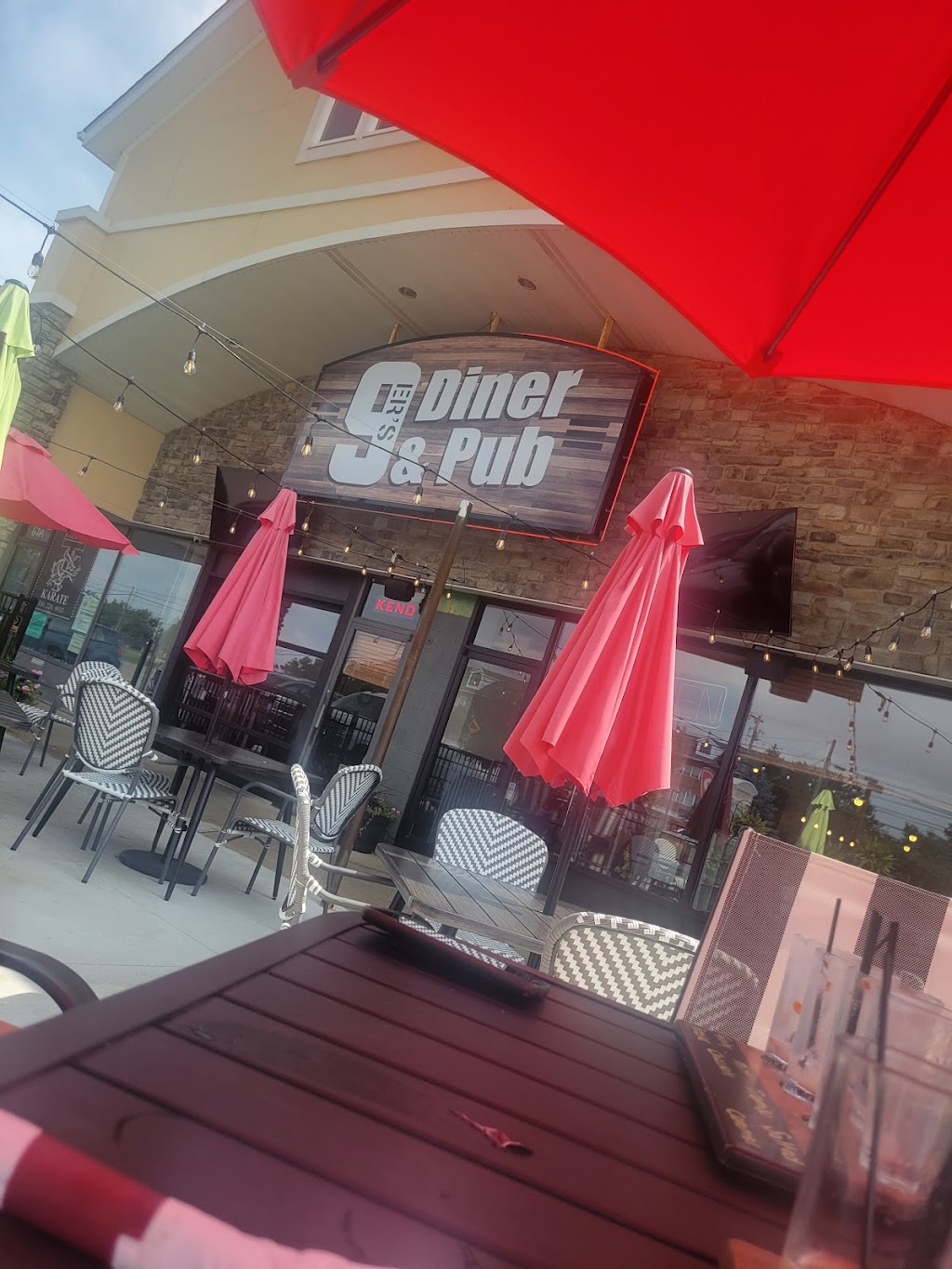 9ers Diner & Pub | 63 Pearl Rd, Brunswick, OH 44212, USA | Phone: (330) 460-6357