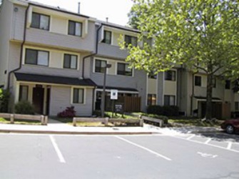 Snowdens Ridge Apartments | 2105-A Harlequin Terrace, Silver Spring, MD 20904, USA | Phone: (301) 918-5863
