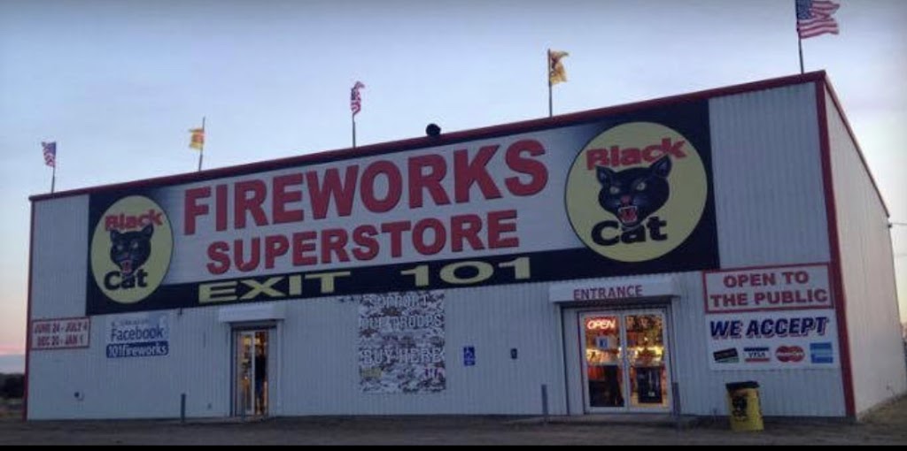 101Fireworks Superstore | 3595 I-30 Frontage Rd, Greenville, TX 75401, USA | Phone: (903) 491-7531