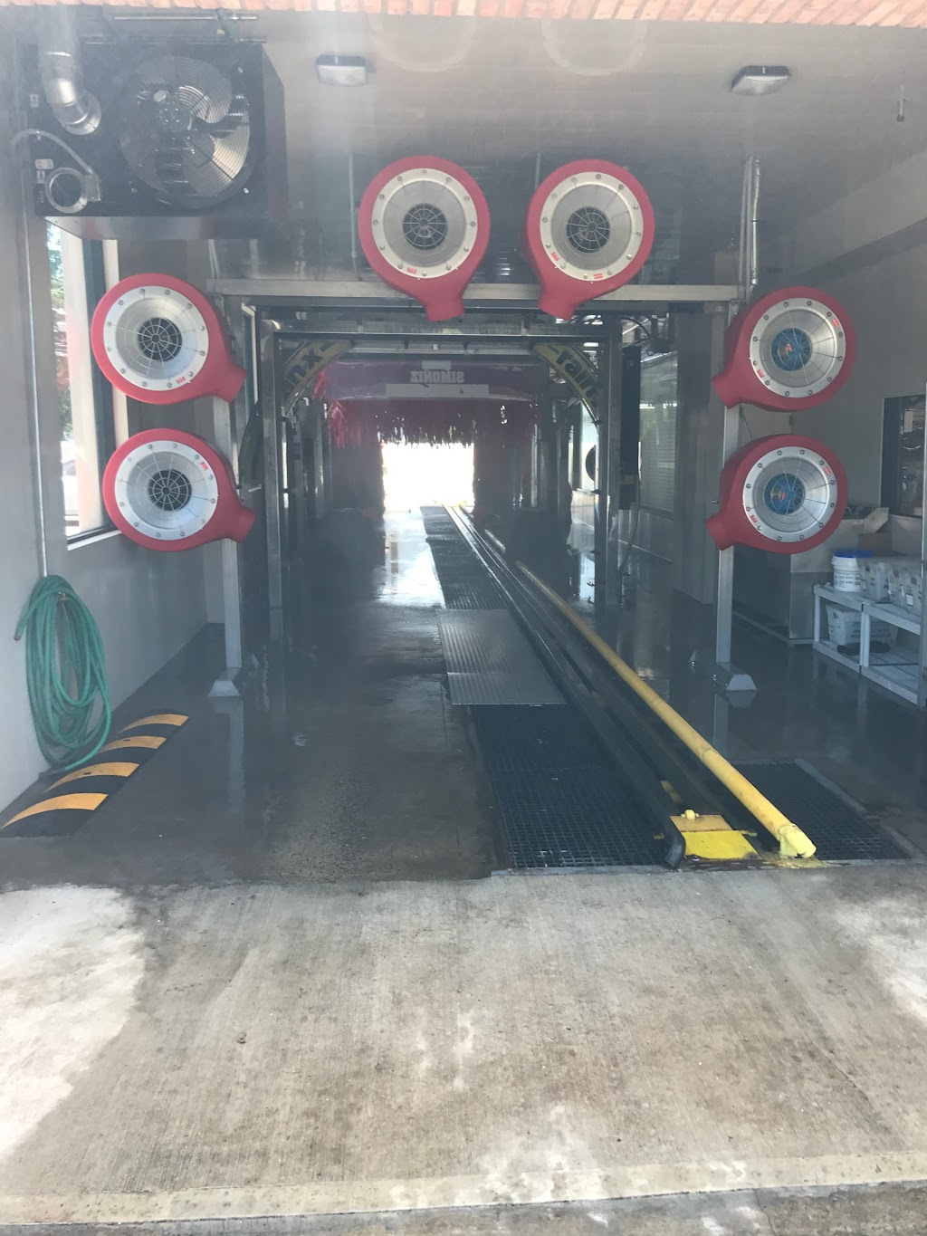 Sunrise Car Wash | 1820 Sunrise Hwy, Merrick, NY 11566 | Phone: (516) 378-2980