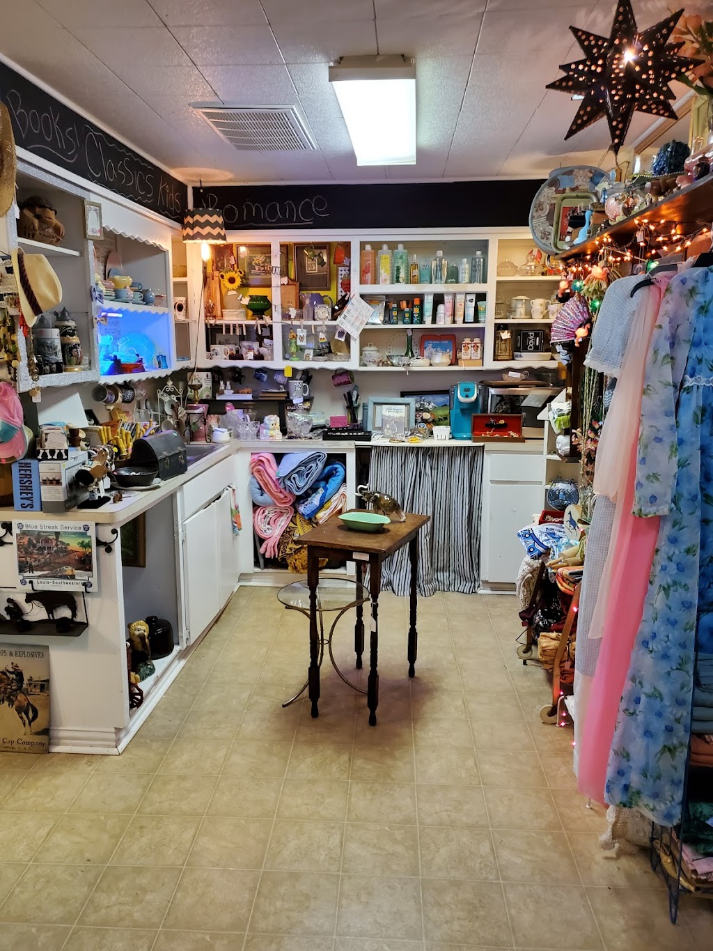 Cool Junk Antique Boutique | 113 N Cleburne St, Granbury, TX 76048, USA | Phone: (682) 936-4233