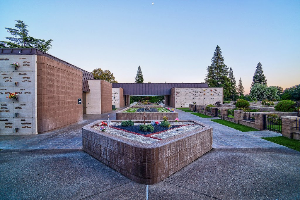 East Lawn Mortuary & Sierra Hills Memorial Park | 5757 Greenback Ln, Sacramento, CA 95841 | Phone: (916) 732-2020