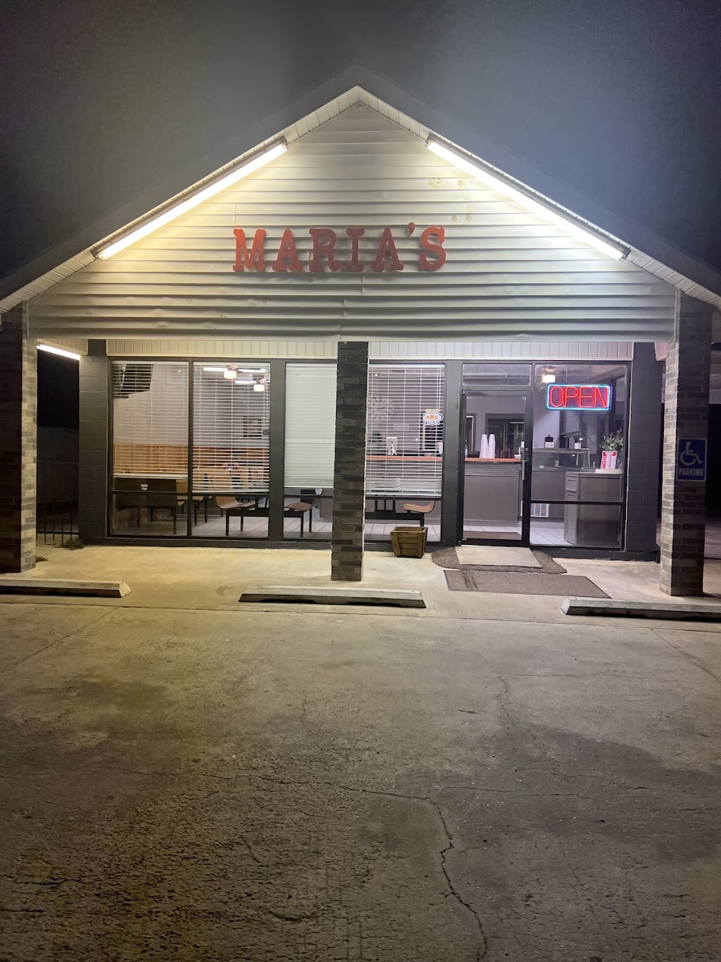 Marias Restaurant | 11th St, Zapata, TX 78076, USA | Phone: (956) 750-3307