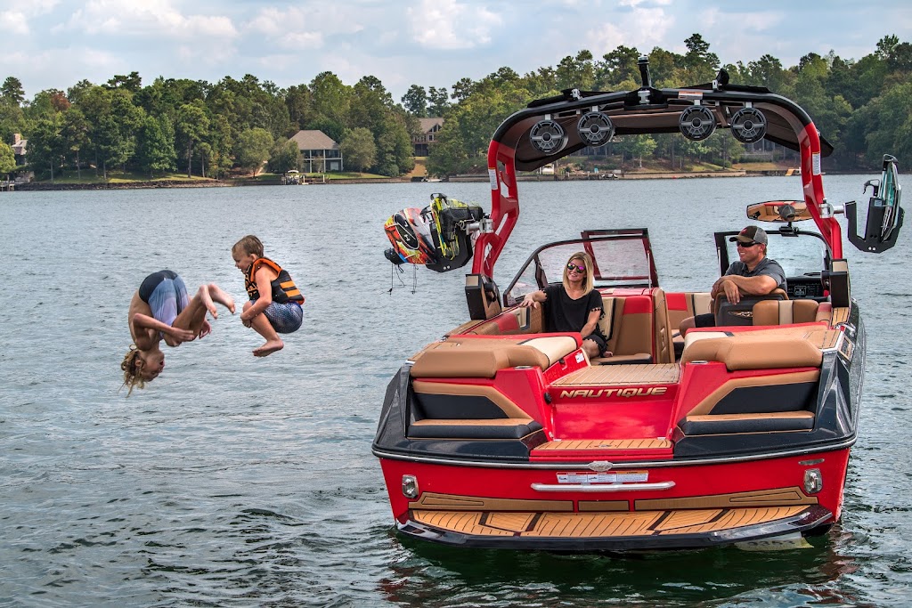 Russell Marine Boating & Outdoors | 19 Russell Marine Rd, Alexander City, AL 35010, USA | Phone: (256) 397-1700