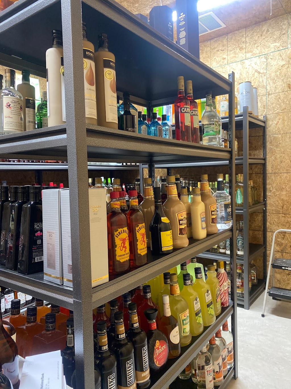 Clint’s Liquor #5 | 211 US-79, Thrall, TX 76578, USA | Phone: (512) 898-4011