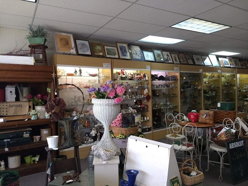 Cameo Antique Mall | 827 Water St, Sauk City, WI 53583, USA | Phone: (608) 643-8000