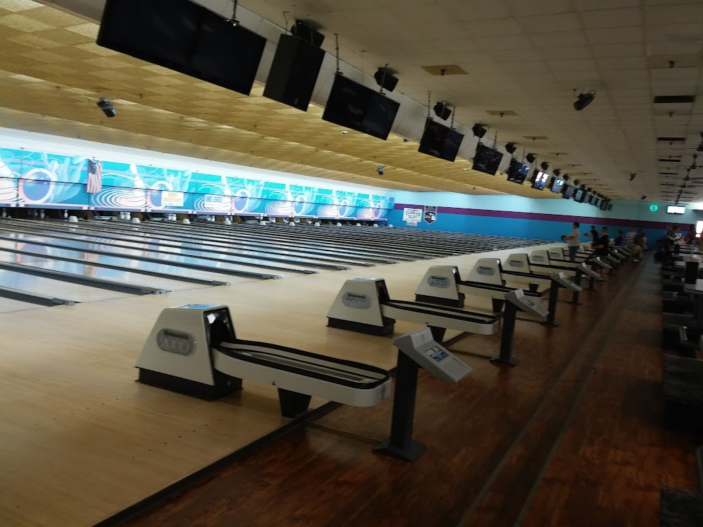 Town N Country Lanes | 1100 S Wayne Rd, Westland, MI 48186, USA | Phone: (734) 722-5000