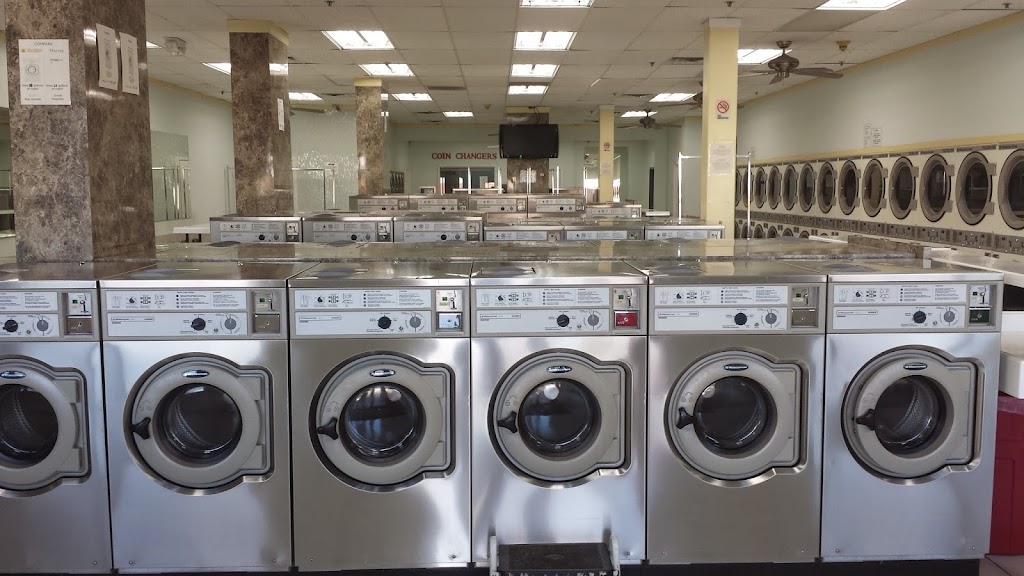 El Gran Laundromat | 311 N Seymour Ave, Mundelein, IL 60060, USA | Phone: (847) 566-6768