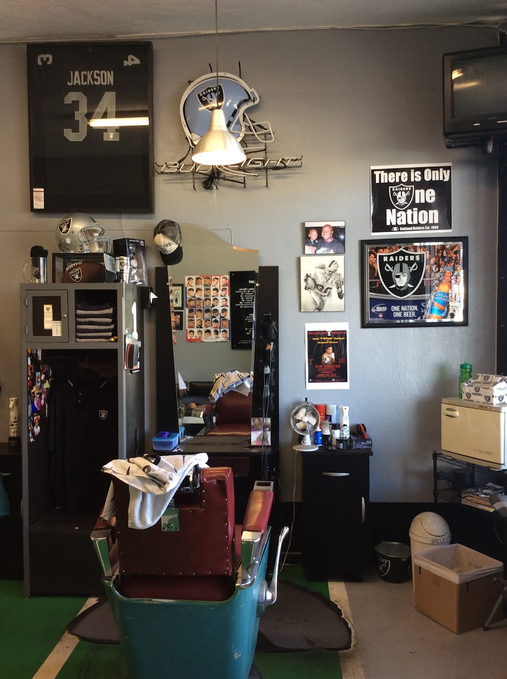 BLITZ BARBER SHOP LLC | 4156 MacArthur Blvd, Oakland, CA 94619, USA | Phone: (510) 698-4125