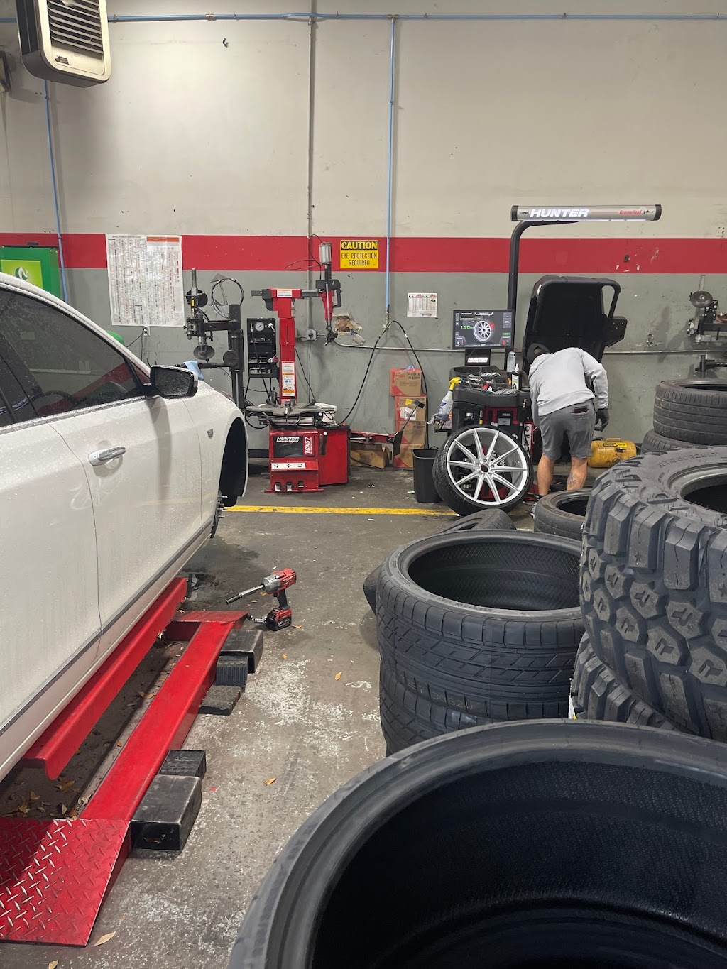 RNR Tire Express | 6733 103rd St, Jacksonville, FL 32210, USA | Phone: (904) 317-9888