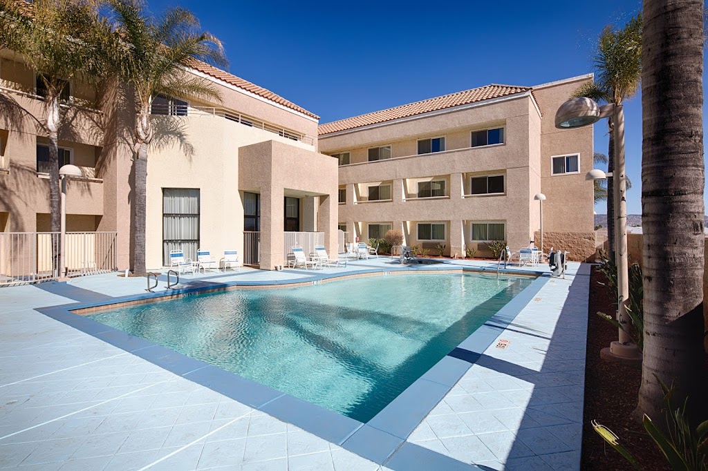 Perris Hotel Inn and Suites | 480 S Redlands Ave, Perris, CA 92570, USA | Phone: (951) 943-5577