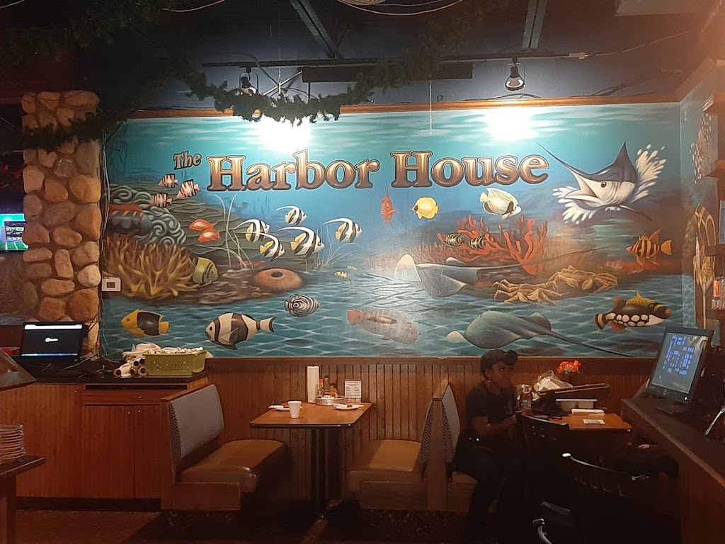 Harbor House Restaurant | 34250 Groesbeck Hwy, Clinton Twp, MI 48035, USA | Phone: (586) 791-6070