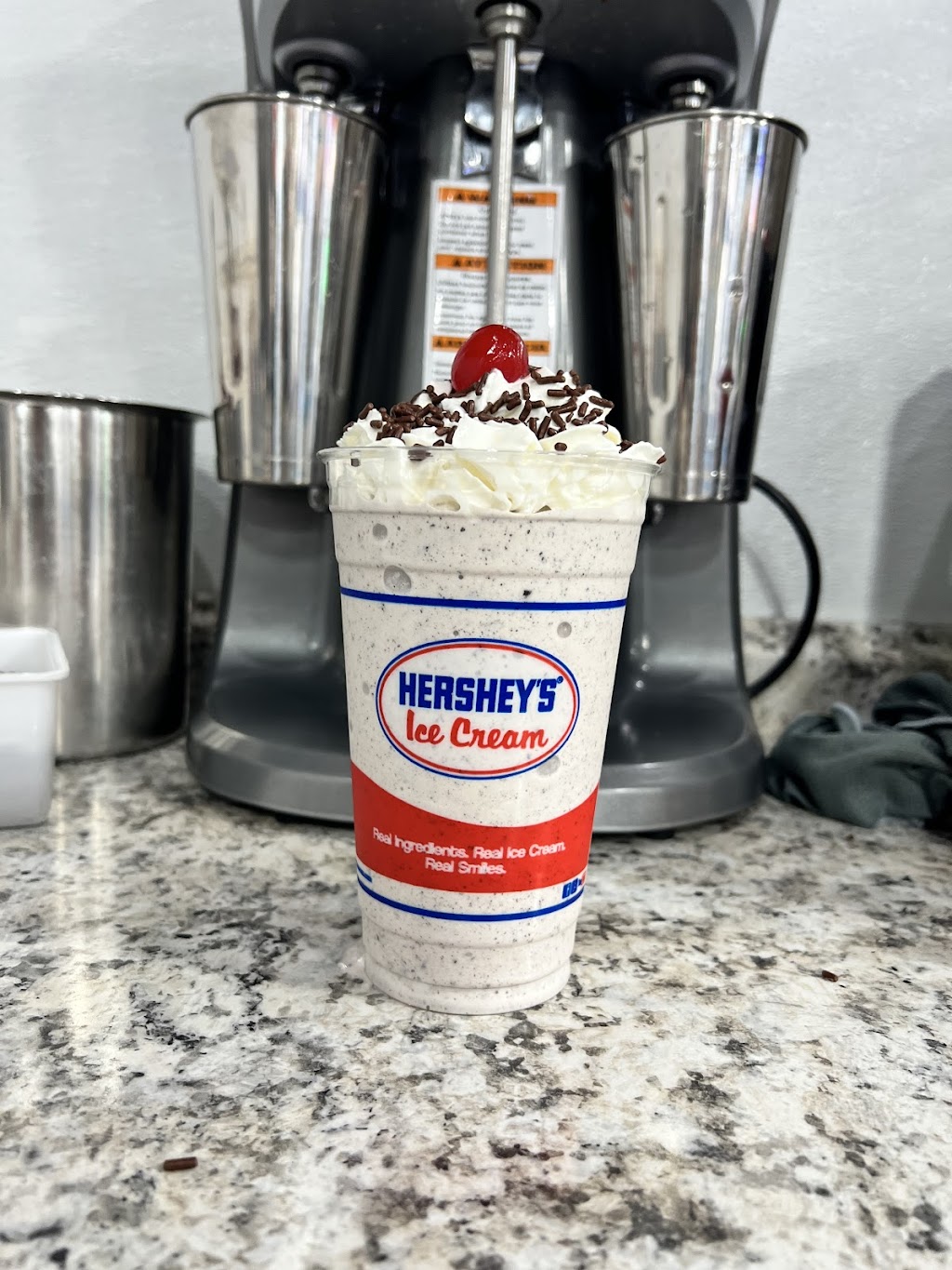 In & Out Hershey’s Ice Cream | 46362 Dequindre Rd, Shelby Twp, MI 48317, USA | Phone: (586) 803-3556