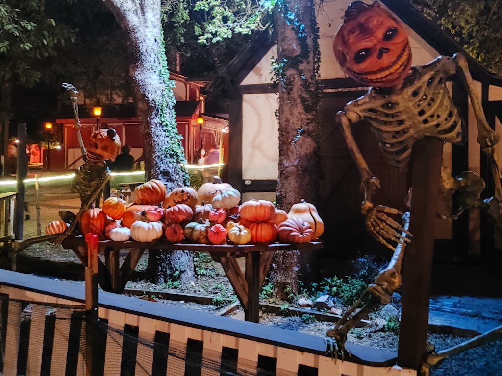 Screams® Halloween Theme Park | 2511 FM 66, Waxahachie, TX 75167, USA | Phone: (972) 938-3247